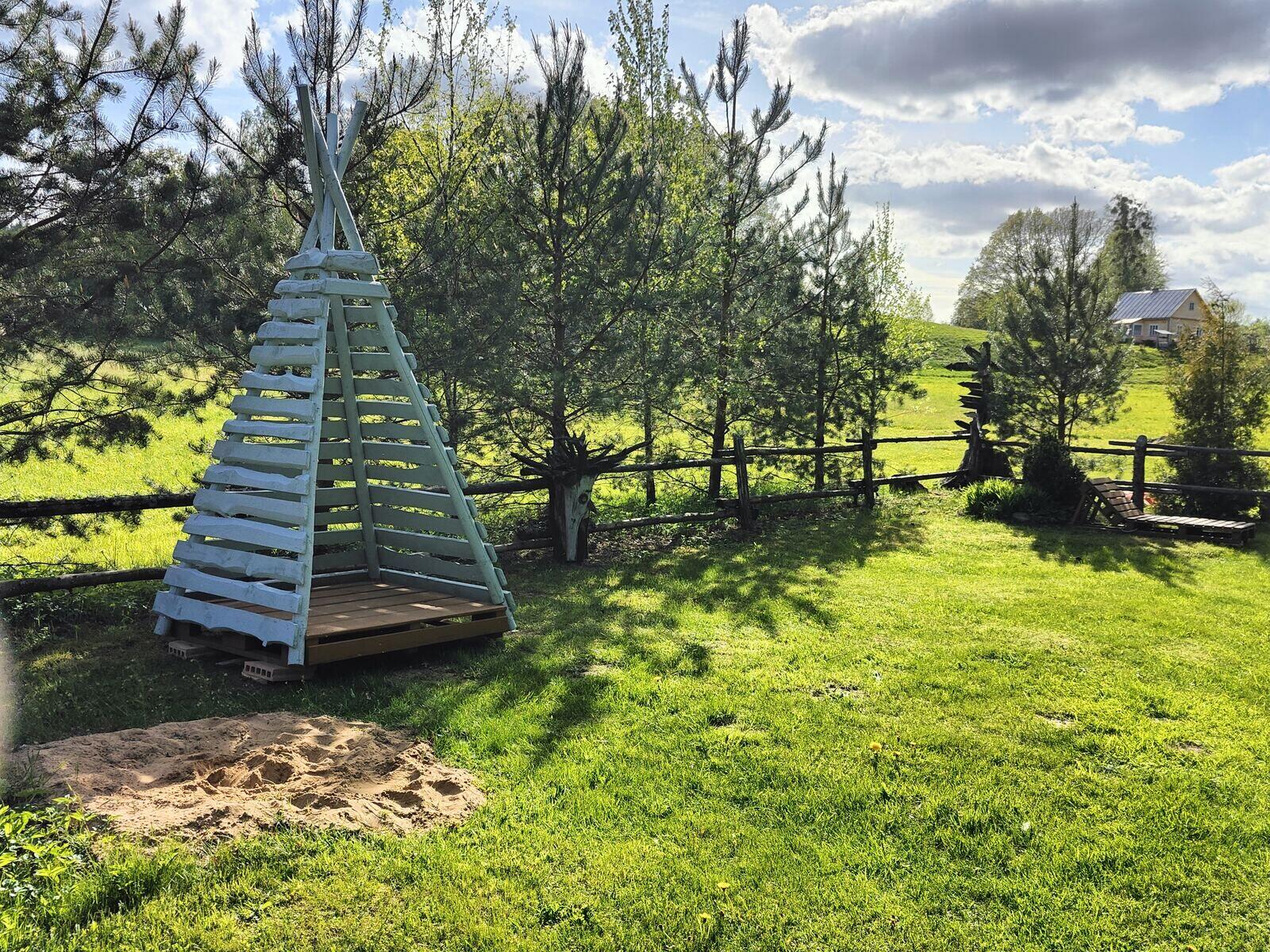 Hero carousel slide 4